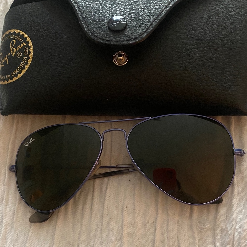 Ray-Ban Aviator Sunglasses with Purple Frame and Black Lenses